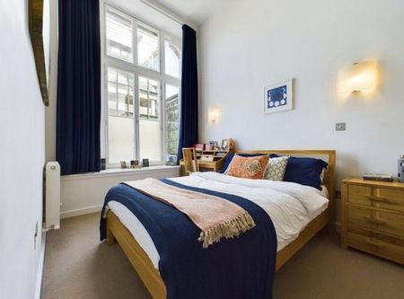 Flat 12, 19 Simpson Loan - Photo 2