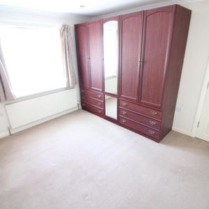 Sherwood Avenue, Greenford - Photo 2