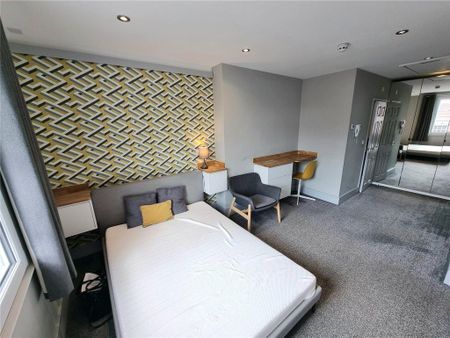 1 bedroom in a house share to rent - Photo 5