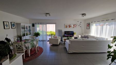Maison à louer à Royan - 4 pièces, 3 chambres, proche des commodités - Photo 5