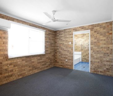 Cute and convenient location - Photo 2