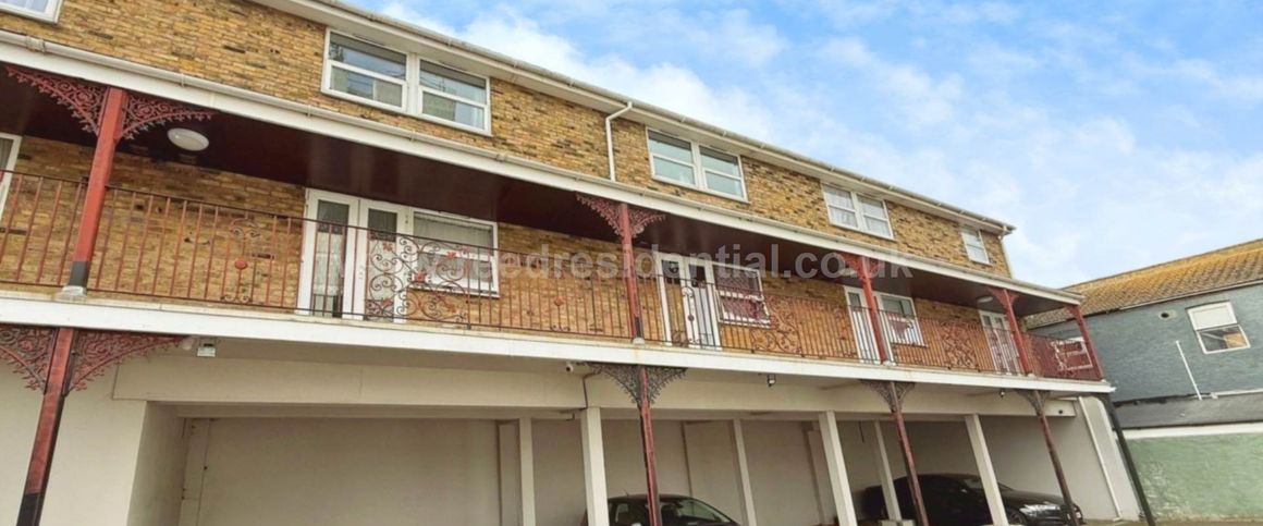 London Road, Westcliff On Sea - Photo 1