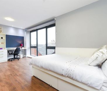 1 bedroom in a flat share to rent - Photo 5