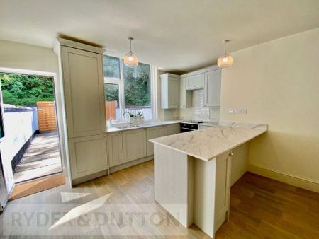 3 bedroom terraced house to rent - Photo 4