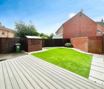 3 bedroom end of terrace house to rent - Photo 4