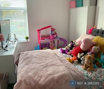 3 bedroom terraced house to rent - Photo 3