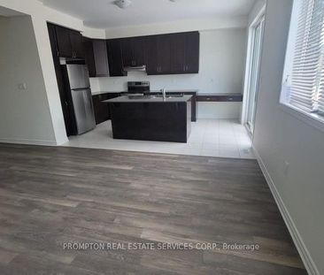 Townhouse For Lease | E8129576 - Photo 3