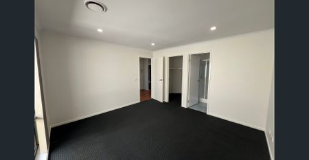 BEAUTIFUL, LARGE FAMILY HOME! - Photo 3