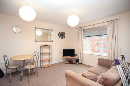 2 bedroom flat to rent - Photo 3