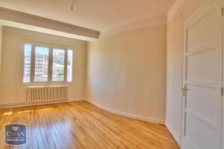 Appartement à louer 4 pièces 110.97m² - Photo 3