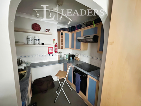 Studio to rent - Photo 3