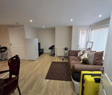 1 bedroom flat to rent - Photo 4