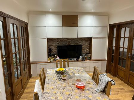 5 Bed Semi-Detached House, Leyswood Drive, IG2 - Photo 2