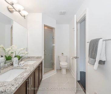 Condo Townhouse For Lease | W9246201 - Photo 3