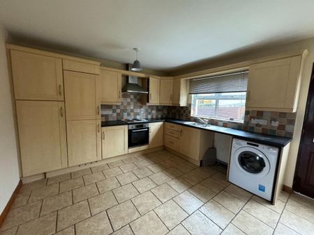 9 Lambfield Drive, Dungannon, BT71 6GJ - Photo 5