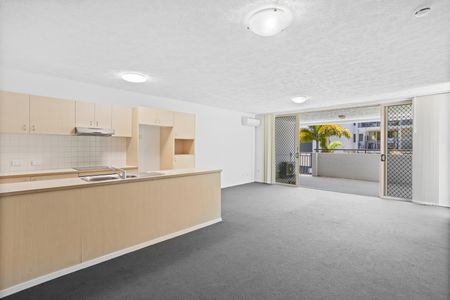 38/8 Mascar Street, Upper Mount Gravatt QLD 4122 - Apartment For Rent | Domain - Photo 2