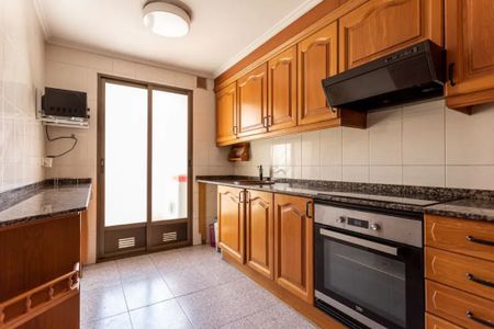 Carrer de les Illes Canàries, Valencia, Valencian Community 46023 - Photo 2