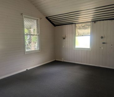 Spacious Home in the Heart of Maryborough - Photo 3