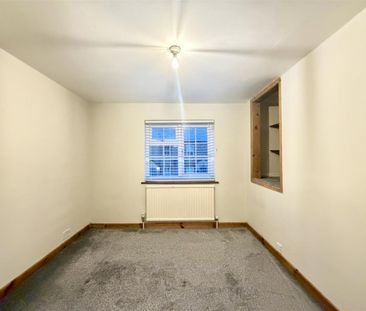 2 Bedroom House - Mid Terrace To Let - Photo 6