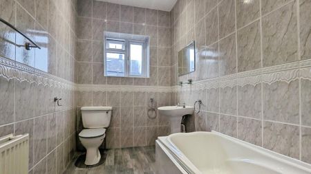 2 bedroom terraced house to rent - Photo 3