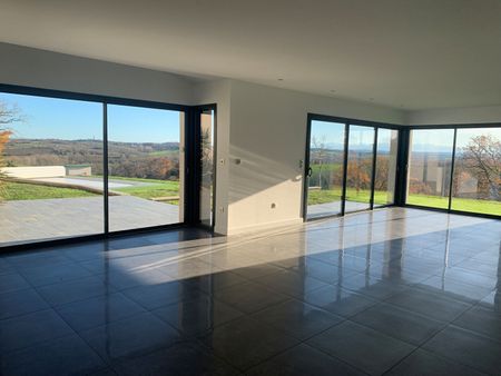 Location maison 6 pièces, 238.90m², L'Isle-Jourdain - Photo 2