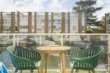 Fairways, Teddington, TW11 - Photo 5