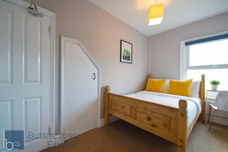 1 bedroom in a house share to rent - Photo 2