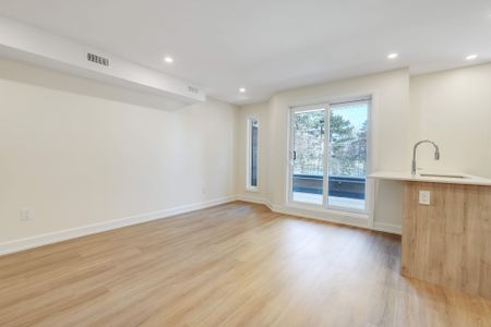 For Lease - 958 Fisher Avenue Unit# A, Carlington - Central Park, Ontario - Photo 2