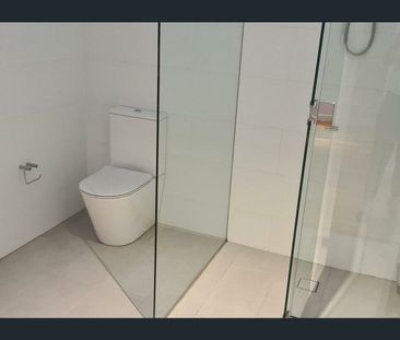 MODERN 1 BEDROOM + STUDY APARTMENT - Photo 5