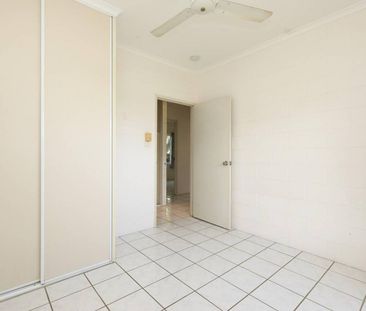 Edmonton Home on a Budget - Big Kitchen - Solar - Side Access - Photo 2