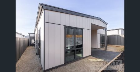 Stunning Four-Bedroom Home in a Highly Sought-After Location - Photo 4