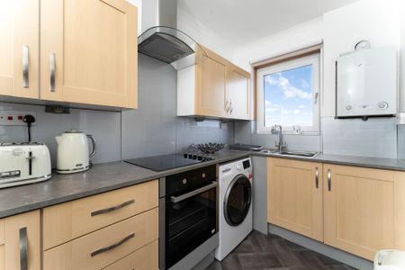 Price £695 pcm - Available Now - Unfurnished - Photo 5