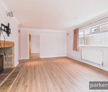 4 bedroom bungalow to rent - Photo 1
