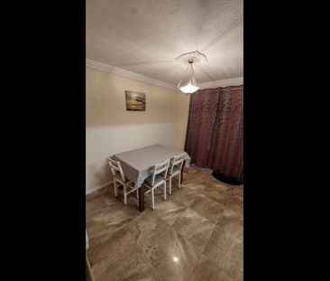 3 Bed Terraced House, Grange Road, LS10 - Photo 2