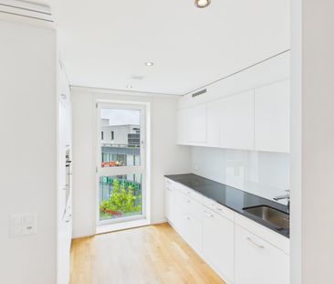 Moderne 2.5-Zimmer-Wohnung mit Loggia im Herzen von Wil - Foto 4