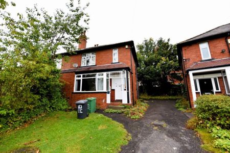 4 bedroom House in Headingley Crescent, Leeds - Photo 5
