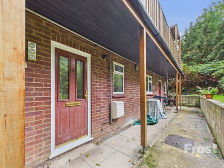 Courtlands, Maidenhead, Berkshire,SL6 - Photo 2