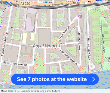 Flagship House, E16 - Photo 1