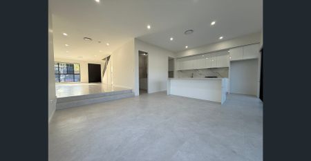 "BRAND NEW 3 LARGE BEDROOMS PLUS OFFICE/STUDY, CONVENIENTLY LOCATED" - Photo 3