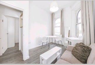 Studio Flat, High Street, NW10 - Photo 2
