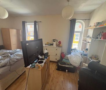 2 bedroom property to rent - Photo 2
