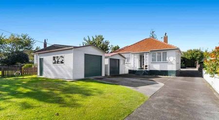 Tauranga 3 bedroom home in the city near Hospital - Photo 4