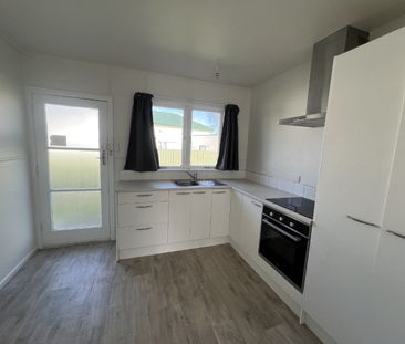 Located at 20A Goldsmith Street in the heart of Maeroa, this tidy t... - Photo 2