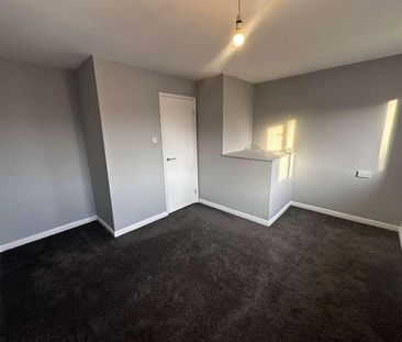 Buckingham Grove, Grimsby, DN33 - Photo 4