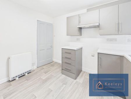 2 bedroom end of terrace house to rent - Photo 2