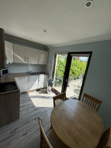 24 The Poplars, Monkstown Valley, Blackrock - Photo 4