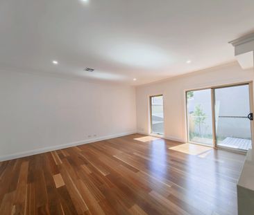 16 Loma Linda Grove, Balwyn North VIC 3104 - House For Rent | Domain - Photo 6