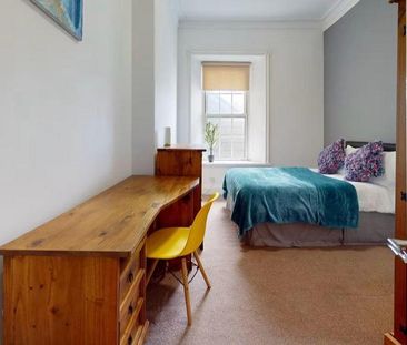 4 bedroom flat to rent - Photo 4