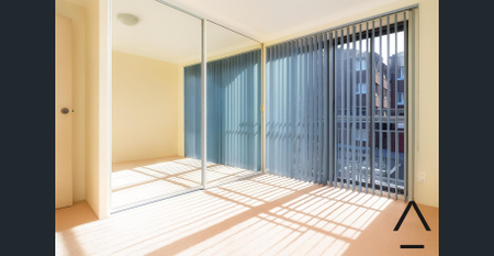 2 Bedroom Beachside Bliss with Parking! - Photo 4