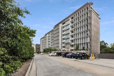 A MUST SEE APARTMENT ! - Photo 4